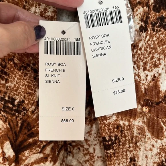 🆕 Chico’s 2 pc silk blend Frenchie tank & cardigan with sequins Size 0 - Picture 4 of 9